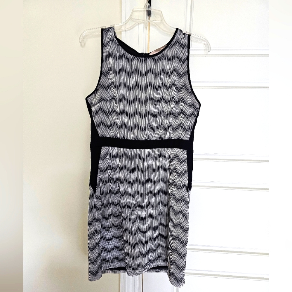 Forever 21 medium black and white sleeveless dress